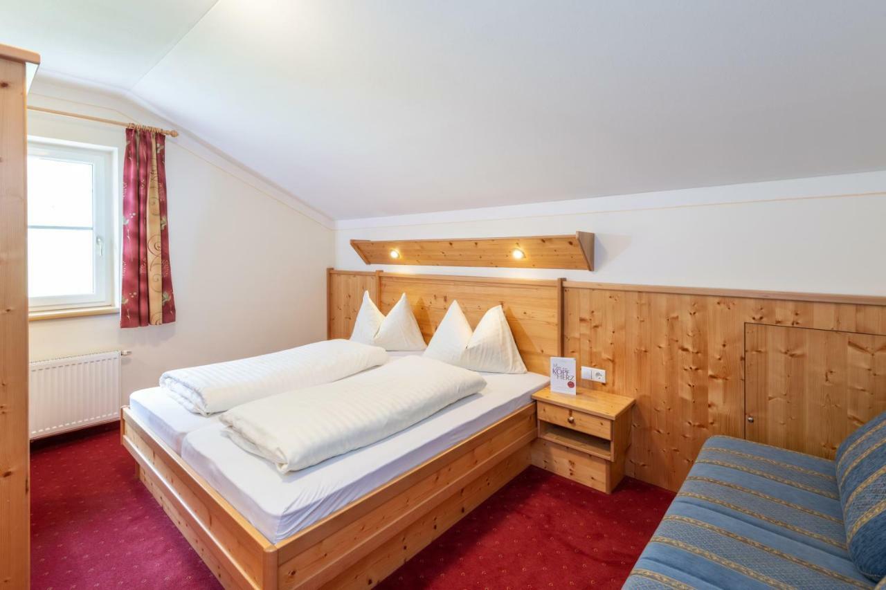 Hotel & Appartement Auerhahn Обертауерн Екстер'єр фото
